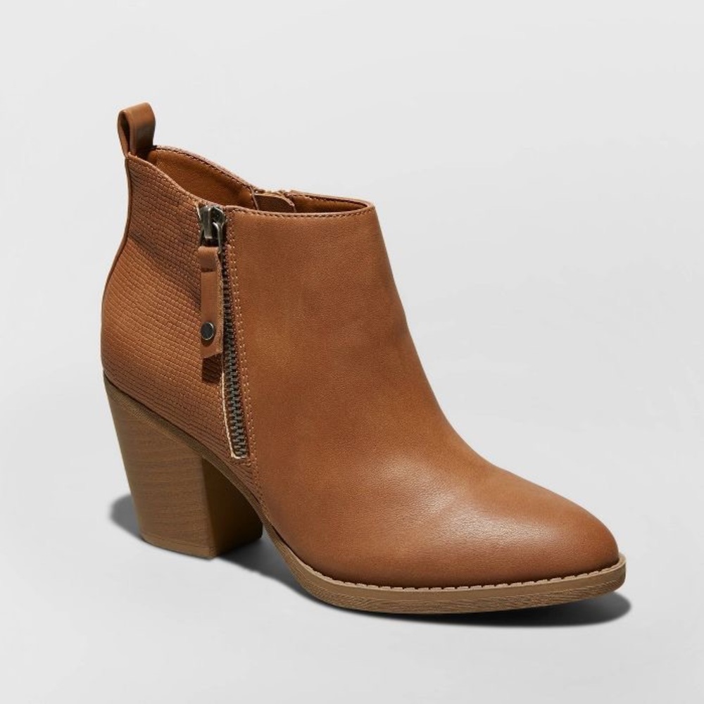 Cognac Leather Zip Up Booties 8.5 Wide Width NWT